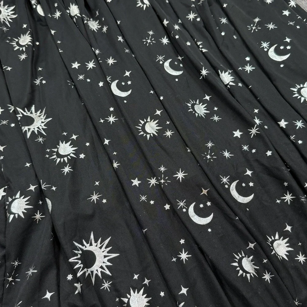 Hot Topic Women's Black‎ Celestial Pleated Midi Skirt Sun Moon Stars Size Small